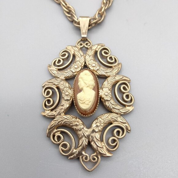 Hobe Designer Cameo Necklace 24" Gold Tone Filigree Vintage Costume c 1950s RARE - Picture 1 of 11